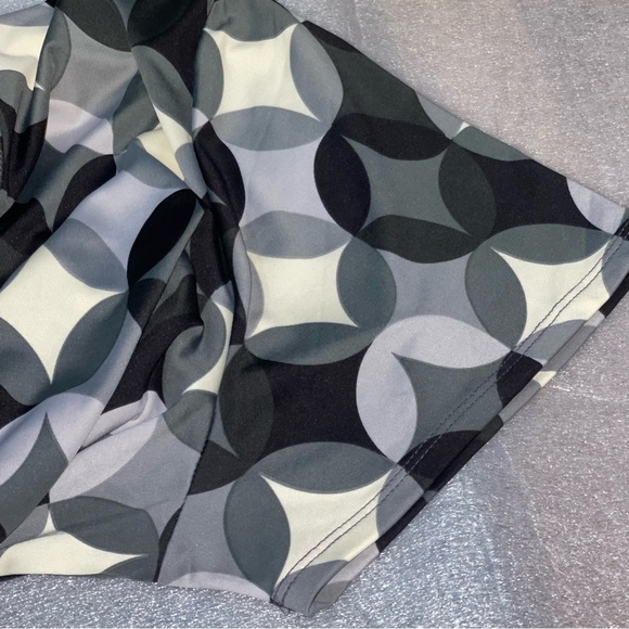 ❤️2/$15 or 3/$21❤️ Lane Bryant Wrap-Around Dress, Size 22/24 - Picture 6 of 11